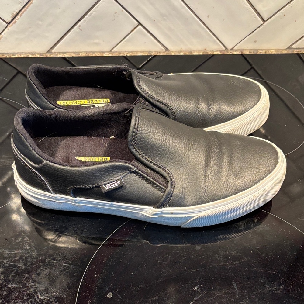 Van slip on leather sneakers SZ 9 ladies